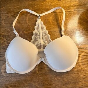 Elegant Cream Front-closure Women's Bra
